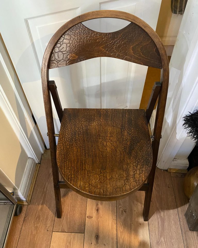 Instagram post from alfredsantiques. This post is in position 7.